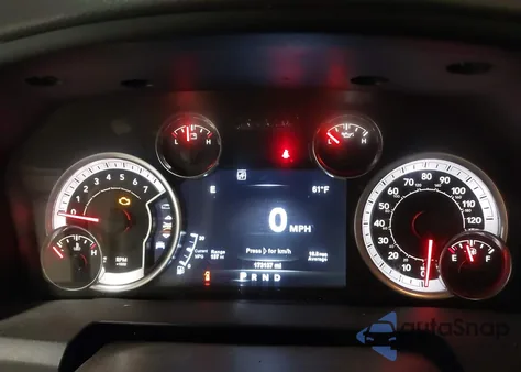 2015 Ram 1500 Outdoorsman z USA, uszkodzony, nr VIN 1C6RR7LT5FS627695